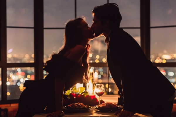 Kiss On Second Date