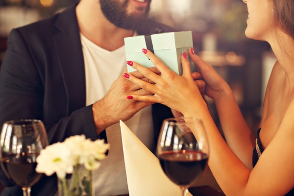 rich men dating