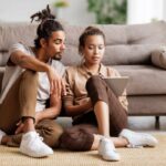 3 Signs Your Ex Secretly Wants You Back